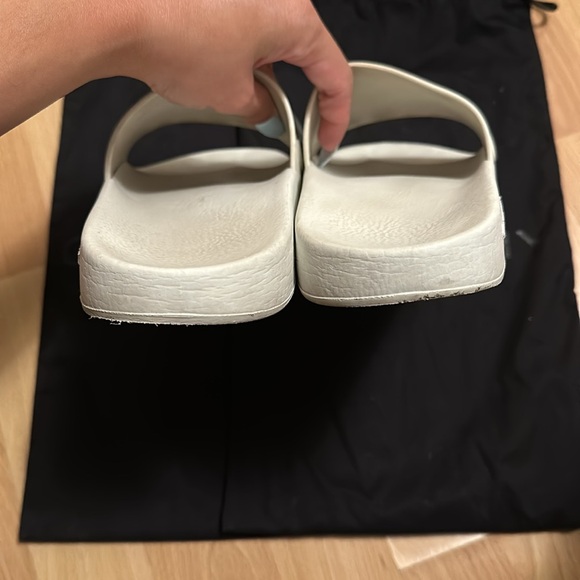 Givenchy Pool Slides - Picture 10 of 10